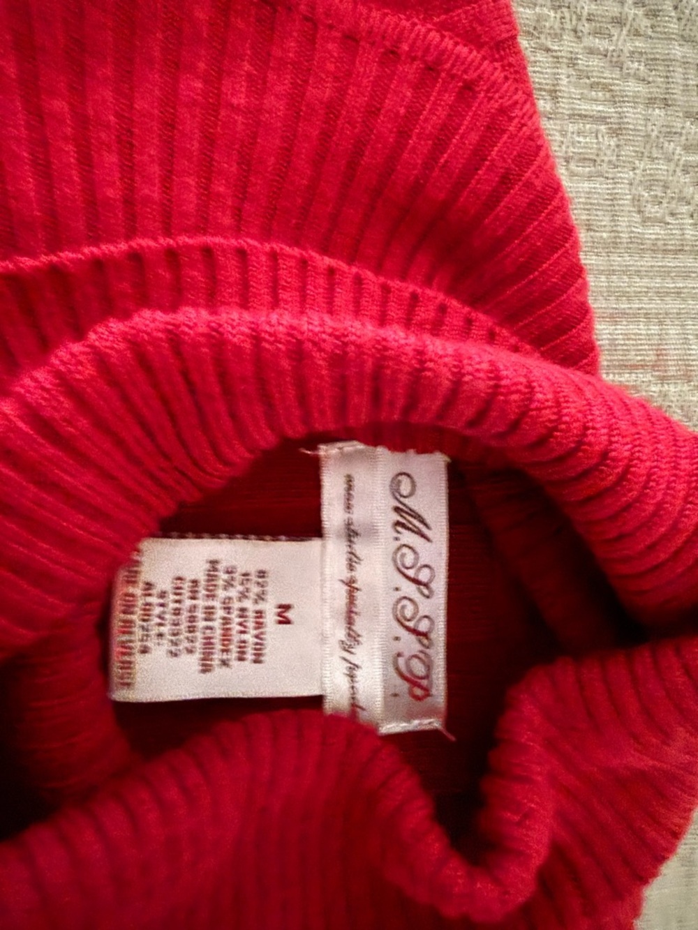 Women’s Red Short-Sleeve Knit Maxi Dress with Turtleneck - Picture 3 of 3